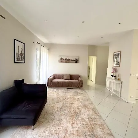 1 Paris-roissy Cdg Parc Expo Asterix Apartment *